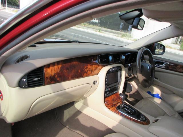 XJ XJ 3.0エグゼクティブ(14枚目)