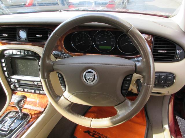 XJ XJ 3.0エグゼクティブ(28枚目)