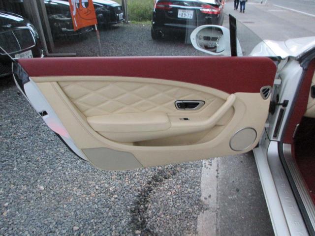 コンチネンタル ＧＴ　Ｖ８　マリナーズＰＧ（22枚目）