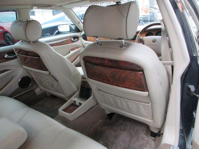 デイムラー スーパーＶ８（24枚目）