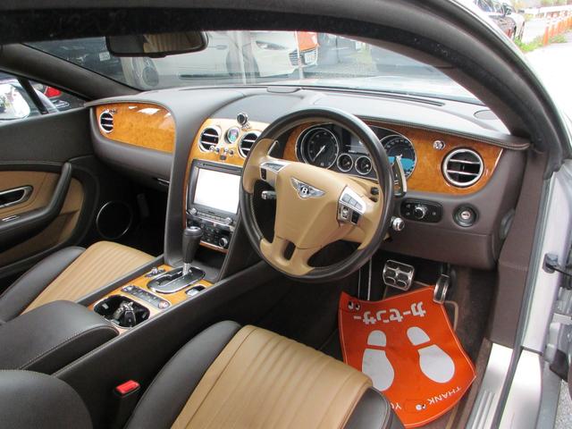 コンチネンタル ＧＴ　Ｖ８（13枚目）