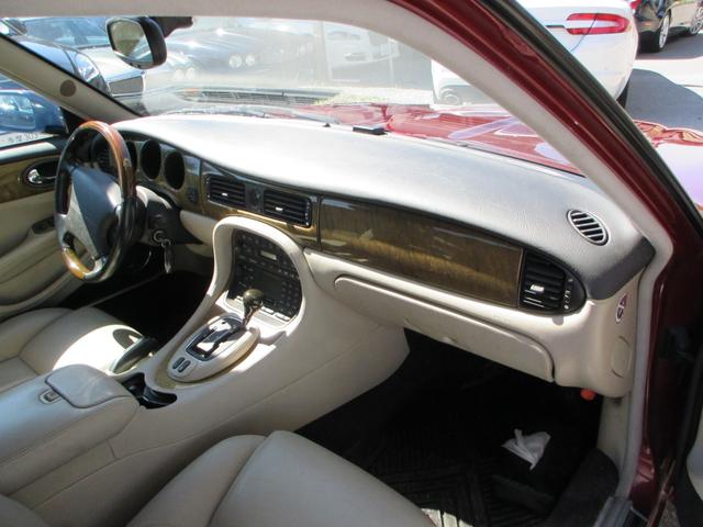 ＸＪＲ　４．０スーパーチャージドＶ８（画像10）