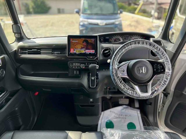 Ｎ－ＢＯＸカスタム Ｇ・Ｌターボホンダセンシング　ＥＴＣ　バックカメラ　両側電動スライドドア　ナビ　ＴＶ　クリアランスソナー　オートクルーズコントロール　レーンアシスト　衝突被害軽減システム　オートライト　ＬＥＤヘッドランプ　スマートキー（3枚目）