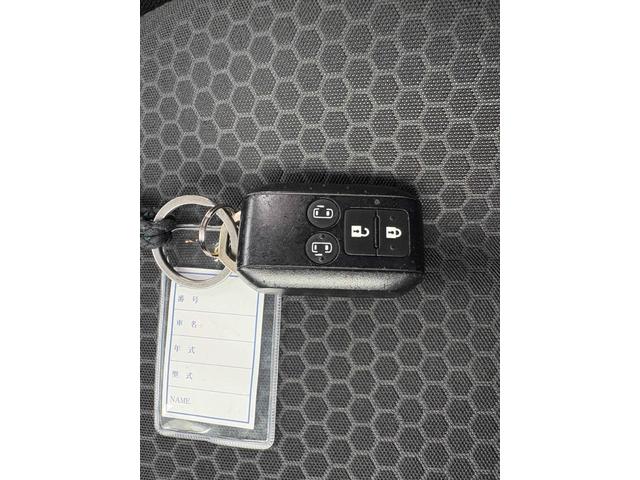 �t���Ăĕ֗��I�ƂĂ��l�C�̍��������̃X�}�[�g�L�[�V�X�e���B�L�[���g�т��Ă��邾���ŁA�h�A���b�N�̊J���тɃG���W���̎n�����\�ȑ����ł��B�v�b�V���X�^�[�g�ł��̂ŃG���W���̎n�����{�^�������������ł�