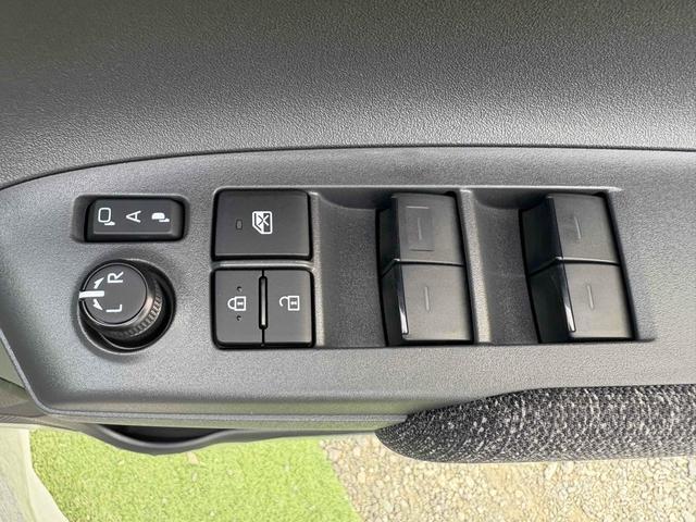 シエンタ ハイブリッドＺ　ＥＴＣ　全周囲カメラ　ナビ　ＴＶ　クリアランスソナー　オートクルーズコントロール　レーンアシスト　衝突被害軽減システム　両側電動スライドドア　オートマチックハイビーム　ＬＥＤヘッドランプ　スマートキー（10枚目）