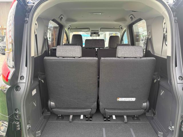 シエンタ ハイブリッドＺ　ＥＴＣ　全周囲カメラ　ナビ　ＴＶ　クリアランスソナー　オートクルーズコントロール　レーンアシスト　衝突被害軽減システム　両側電動スライドドア　オートマチックハイビーム　ＬＥＤヘッドランプ　スマートキー（19枚目）