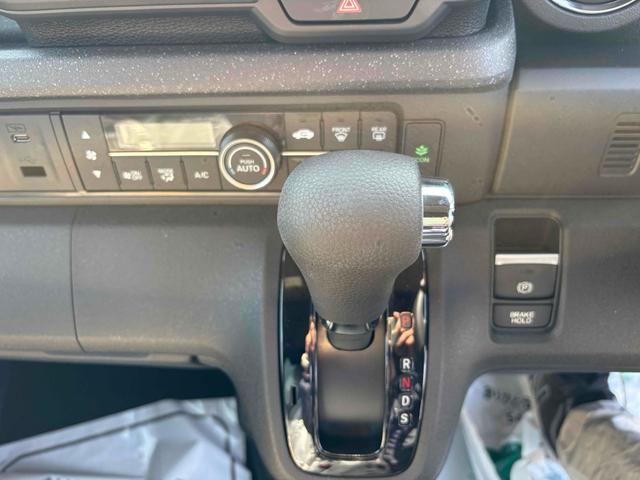 Ｎ－ＢＯＸカスタム ベースグレード　バックカメラ　両側スライド・片側電動　クリアランスソナー　オートクルーズコントロール　レーンアシスト　衝突被害軽減システム　オートライト　ＬＥＤヘッドランプ　スマートキー　アイドリングストップ（3枚目）