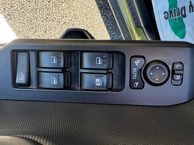 タフト Ｘ　ＥＴＣ　バックカメラ　ＴＶ　クリアランスソナー　衝突被害軽減システム　ＬＥＤヘッドランプ　スマートキー　アイドリングストップ　電動格納ミラー　サンルーフ　ＣＶＴ　盗難防止システム　ＡＢＳ　ＥＳＣ　ＣＤ（12枚目）