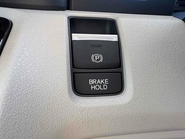 Ｎ－ＢＯＸ ベースグレード　両側スライド・片側電動　クリアランスソナー　オートクルーズコントロール　レーンアシスト　衝突被害軽減システム　オートライト　ＬＥＤヘッドランプ　スマートキー　アイドリングストップ　電動格納ミラー（8枚目）