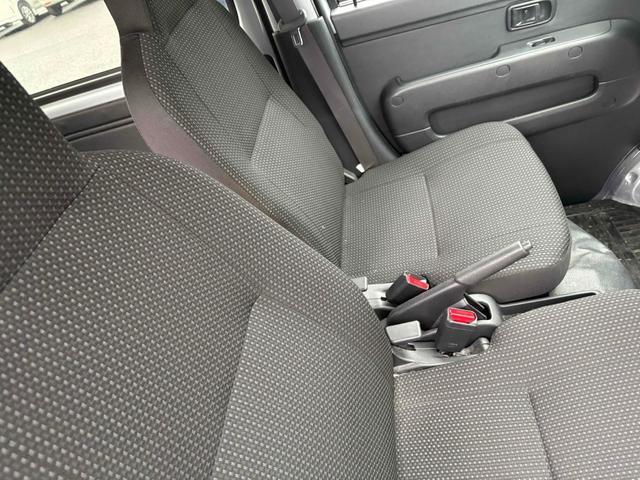 ハイゼットカーゴ 　ＡＴ　衝突被害軽減システム　両側スライドドア　アイドリングストップ　オートマチックハイビーム　ＥＳＣ　エアコン　パワーステアリング　パワーウィンドウ（8枚目）