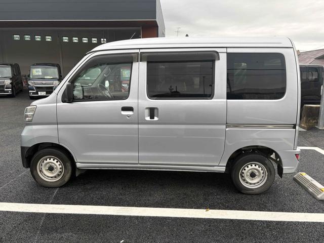 ハイゼットカーゴ 　ＡＴ　衝突被害軽減システム　両側スライドドア　アイドリングストップ　オートマチックハイビーム　ＥＳＣ　エアコン　パワーステアリング　パワーウィンドウ（18枚目）