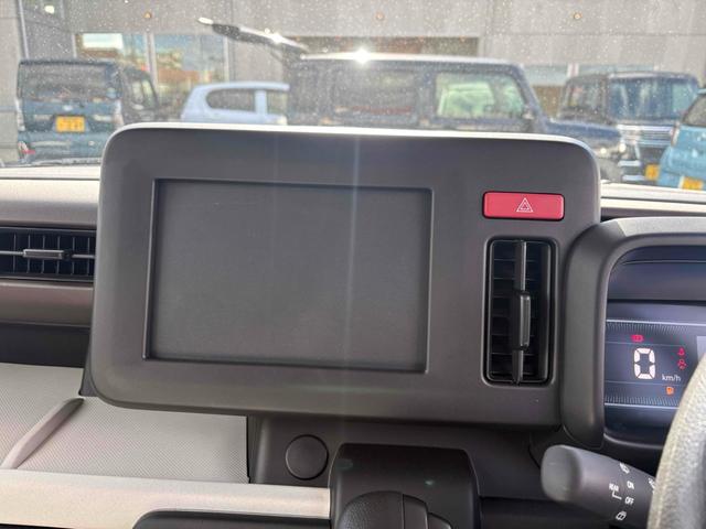 スペーシア 　両側スライドドア　オートライト　スマートキー　アイドリングストップ　電動格納ミラー　ベンチシート　ＣＶＴ　ＥＳＣ　エアコン　パワーステアリング　パワーウィンドウ　運転席エアバッグ　助手席エアバッグ（3枚目）