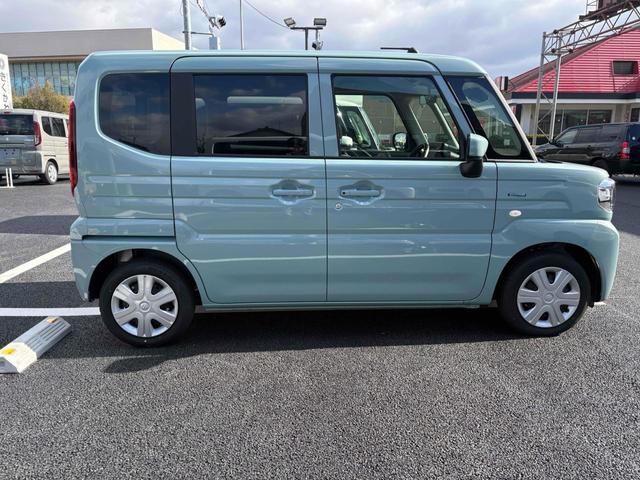 スペーシア 　両側スライドドア　オートライト　スマートキー　アイドリングストップ　電動格納ミラー　ベンチシート　ＣＶＴ　ＥＳＣ　エアコン　パワーステアリング　パワーウィンドウ　運転席エアバッグ　助手席エアバッグ（15枚目）