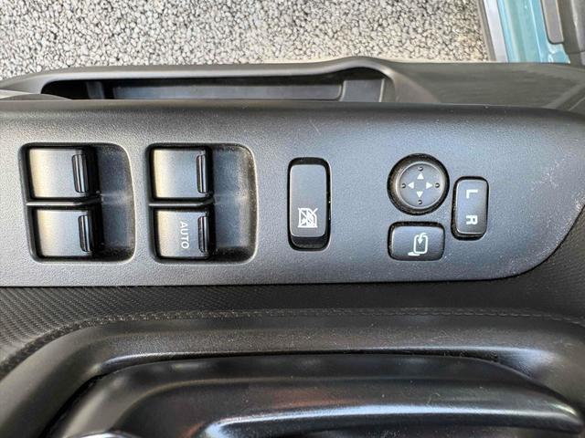 �p���[�E�B���h�E�̃X�C�b�`�ł���B�^�]�Ȃɋ��Ȃ��瑋���J���߂̃R���g���[���ł��܂���B