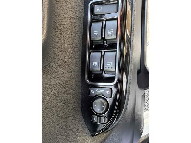 タント カスタムＸ　ＥＴＣ　バックカメラ　両側電動スライドドア　ＴＶ　クリアランスソナー　衝突被害軽減システム　ＬＥＤヘッドランプ　スマートキー　アイドリングストップ　電動格納ミラー　シートヒーター　ベンチシート　ＣＶＴ（12枚目）