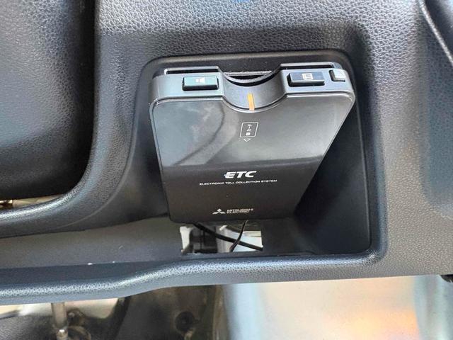 ハイゼットカーゴ ＤＸ　ＳＡＩＩＩ　ＡＴ　衝突被害軽減システム　ＥＴＣ　ナビ　ＴＶ　両側スライドドア　キーレスエントリー　アイドリングストップ　オートマチックハイビーム　ＥＳＣ　エアコン　パワーステアリング　パワーウィンドウ（8枚目）