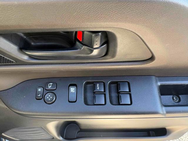 スペーシア ハイブリッドＧ　ＥＴＣ　クリアランスソナー　衝突被害軽減システム　ＬＥＤヘッドランプ　スマートキー　アイドリングストップ　電動格納ミラー　ベンチシート　ＣＶＴ　盗難防止システム　ＡＢＳ　ＥＳＣ　ＣＤ　衝突安全ボディ（8枚目）