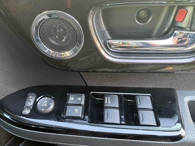 N-BOXカスタム ETC バックカメラ 両側スライド・片側電動 ナビ TV クリアランスソナー オートクルーズコントロール レーンアシスト 衝突被害軽減システム オートライト スマートキー アイドリングストップ(9枚目)