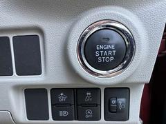 プッシュエンジンスタートシステム、エンジン始動・停止をワンタッチで行うことができます。 6