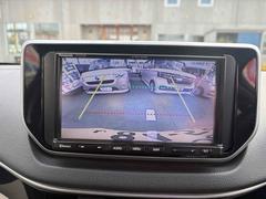 バックカメラ装着済！死角になりやすい後方もとても見やすいです☆車庫入れに自信がない方や縦列駐車が苦手な方にも、オススメな機能です！安心度もアップ！ 4