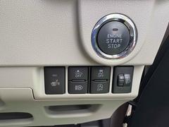 プッシュエンジンスタートシステム、エンジン始動・停止をワンタッチで行うことができます。 7