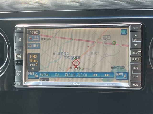 タントエグゼ カスタムＧ　ドライブレコーダー　ナビ　ＴＶ　ＨＩＤ　スマートキー　アイドリングストップ　電動格納ミラー　ＣＶＴ　盗難防止システム　ＡＢＳ　ＣＤ　ＤＶＤ再生　アルミホイール　衝突安全ボディ　エアコン（4枚目）