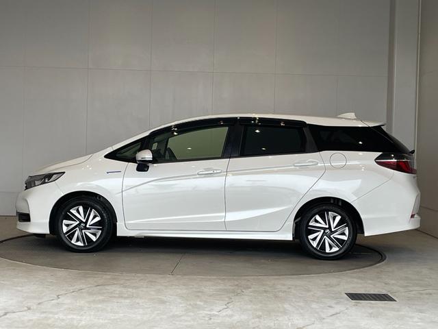シャトル 　１．５　Ｈｏｎｄａ　ＳＥＮＳＩＮＧ　ＣＭＢＳ　レーンキープ　ＡＣＣ　スマートキー　Ｐスタート　ＡＡＣＥＣＯＮ　横滑り防止　ウィンカーミラー　ＰＶガラス　ステリモ　社外ナビ　ＢＴ　バックカメラ（19枚目）