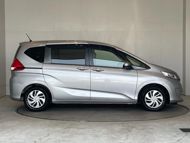 フリード Ｇ・ホンダセンシング　ＥＴＣ　バックカメラ　ナビ　フルセグＴＶ　オートクルーズコントロール　レーンアシスト　衝突被害軽減システム　両側電動スライドドア　オートライト　スマートキー　アイドリングストップ　ＣＤ　ＬＥＤヘッド（23枚目）