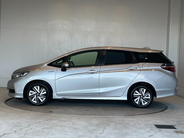 シャトル ハイブリッド　ホンダセンシング　ＥＴＣ　バックカメラ　ナビ　ＢＴ　オートクルーズコントロール　レーンアシスト　衝突被害軽減システム　オートライト　スマートキー　Ｐスタート　アイドリングストップ　電動格納ミラー　社外前後センサー（24枚目）