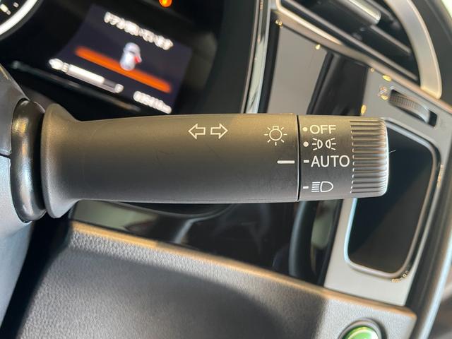 シャトル ハイブリッド　ホンダセンシング　ＥＴＣ　バックカメラ　ナビ　ＢＴ　オートクルーズコントロール　レーンアシスト　衝突被害軽減システム　オートライト　スマートキー　Ｐスタート　アイドリングストップ　電動格納ミラー　社外前後センサー（30枚目）