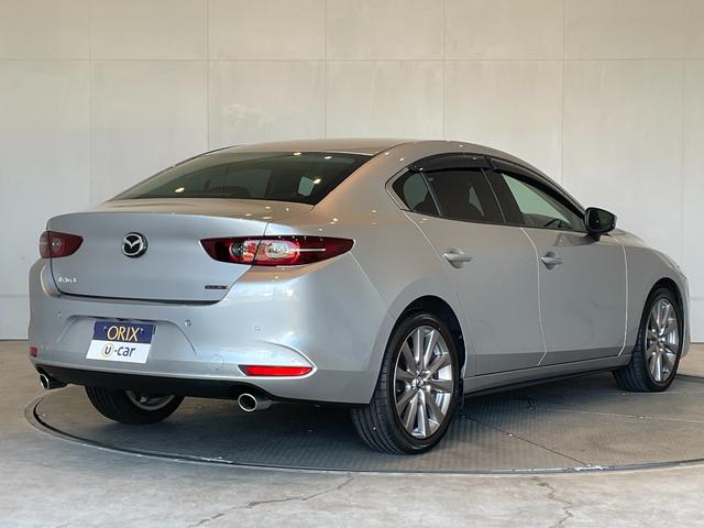 ＭＡＺＤＡ３セダン ２０Ｓプロアクティブ　ＳＢＳ　レーンキープ　Ｐセンサー　ＡＣＣ　ＢＳＭ　ＬＥＤヘッド　純正１８アルミ　スマートキー　ＨＵＤ　デュアルＡＡＣ　パドルシフト　電格ミラー　純正ナビ　フルセグＴＶ　ＢＴ　ＣＤ　ＤＶＤ　バックカメラ（3枚目）