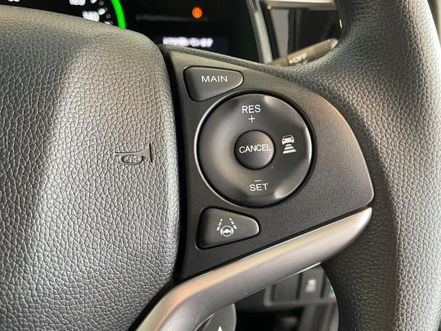 シャトル ハイブリッド　ホンダセンシング　ＥＴＣ　バックカメラ　ナビ　オートクルーズコントロール　レーンアシスト　衝突被害軽減システム　オートライト　スマートキー　アイドリングストップ　電動格納ミラー　チップアップシート　ＡＴ（13枚目）