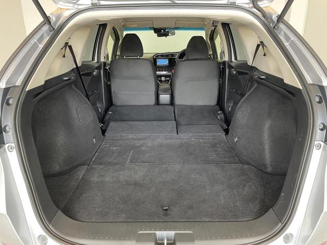 シャトル ハイブリッド　ホンダセンシング　ＥＴＣ　バックカメラ　ナビ　オートクルーズコントロール　レーンアシスト　衝突被害軽減システム　オートライト　スマートキー　アイドリングストップ　電動格納ミラー　チップアップシート　ＡＴ（37枚目）