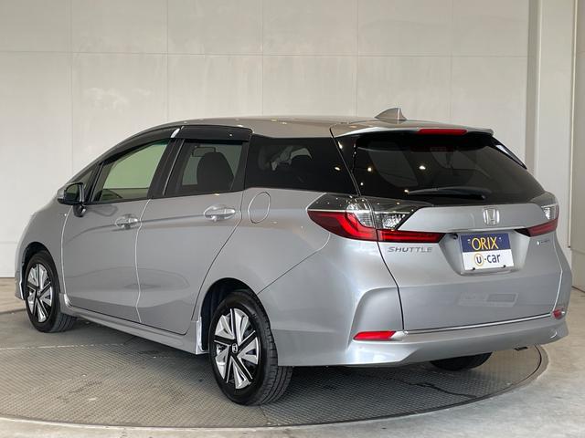 シャトル ハイブリッド　ホンダセンシング　ＥＴＣ　バックカメラ　ナビ　オートクルーズコントロール　レーンアシスト　衝突被害軽減システム　オートライト　スマートキー　電動格納ミラー　ＡＴ　盗難防止システム　衝突安全ボディ　ＡＢＳ　ＥＳＣ（19枚目）