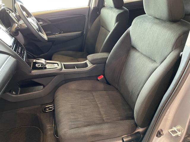 シャトル ハイブリッド　ホンダセンシング　ＥＴＣ　バックカメラ　ナビ　オートクルーズコントロール　レーンアシスト　衝突被害軽減システム　オートライト　スマートキー　電動格納ミラー　ＡＴ　盗難防止システム　衝突安全ボディ　ＡＢＳ　ＥＳＣ（31枚目）