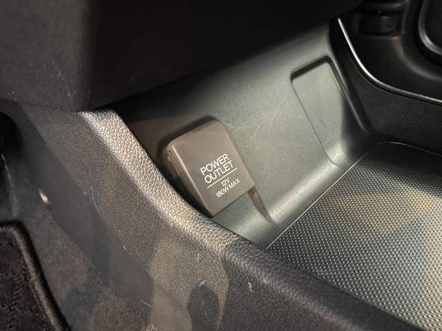 シャトル ハイブリッド　ホンダセンシング　ＥＴＣ　バックカメラ　ナビ　オートクルーズコントロール　レーンアシスト　衝突被害軽減システム　オートライト　スマートキー　アイドリングストップ　電動格納ミラー　ＡＴ　盗難防止システム　衝突安全ボディ（7枚目）