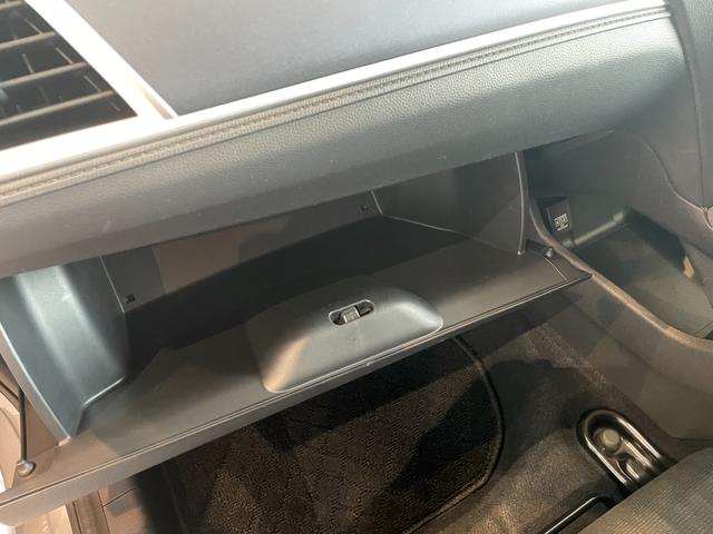 シャトル ハイブリッド　ホンダセンシング　ＥＴＣ　バックカメラ　ナビ　オートクルーズコントロール　レーンアシスト　衝突被害軽減システム　オートライト　スマートキー　アイドリングストップ　電動格納ミラー　ＡＴ　盗難防止システム　衝突安全ボディ（28枚目）