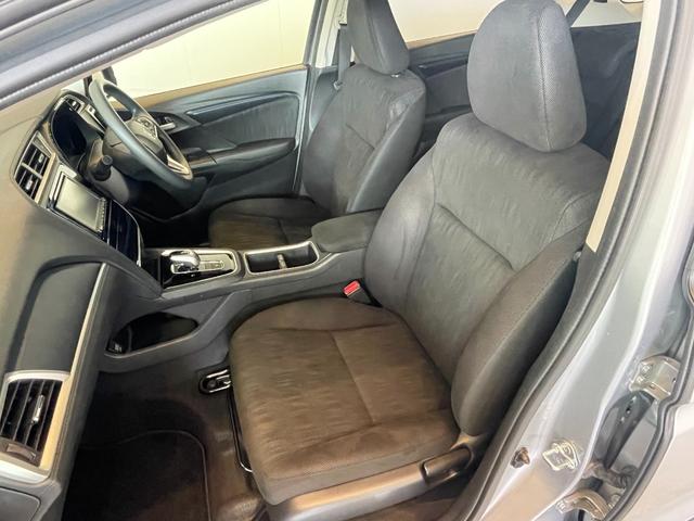 シャトル ハイブリッド　ホンダセンシング　ＥＴＣ　バックカメラ　ナビ　オートクルーズコントロール　レーンアシスト　衝突被害軽減システム　オートライト　スマートキー　アイドリングストップ　電動格納ミラー　ＡＴ　盗難防止システム　衝突安全ボディ（31枚目）