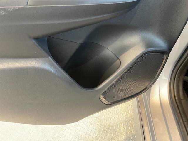シャトル ハイブリッド　ホンダセンシング　ＥＴＣ　バックカメラ　ナビ　オートクルーズコントロール　レーンアシスト　衝突被害軽減システム　オートライト　スマートキー　アイドリングストップ　電動格納ミラー　ＡＴ　盗難防止システム　衝突安全ボディ（38枚目）