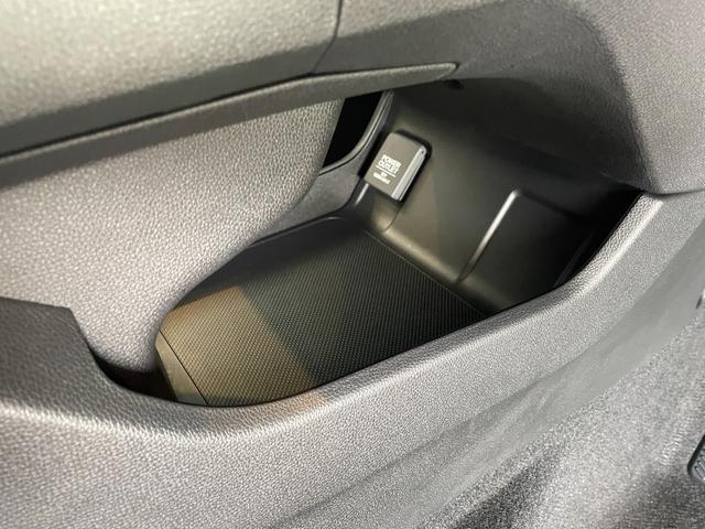 シャトル ハイブリッド　ホンダセンシング　ＥＴＣ　バックカメラ　ナビ　クリアランスソナー　オートクルーズコントロール　レーンアシスト　衝突被害軽減システム　オートライト　スマートキー　ＡＴ　盗難防止システム　衝突安全ボディ　ＡＢＳ　ＥＳＣ（36枚目）