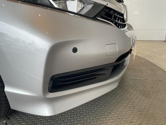 シャトル ハイブリッド　ホンダセンシング　ＥＴＣ　バックカメラ　ナビ　クリアランスソナー　オートクルーズコントロール　レーンアシスト　衝突被害軽減システム　オートライト　スマートキー　ＡＴ　盗難防止システム　衝突安全ボディ　ＡＢＳ　ＥＳＣ（41枚目）
