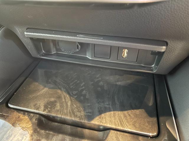 TOYOTA CROWN HYBRID S ELEGANCE STYLE II