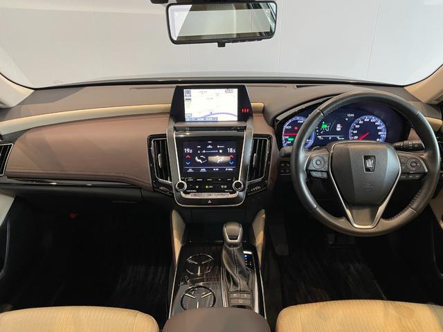 クラウンハイブリッド G クリアランスソナー レーンアシスト オートクルーズコントロール パークアシスト 衝突被害軽減システム 全周囲カメラ ナビ アルミホイール オートマチックハイビーム オートライト LEDヘッドランプ(3枚目)