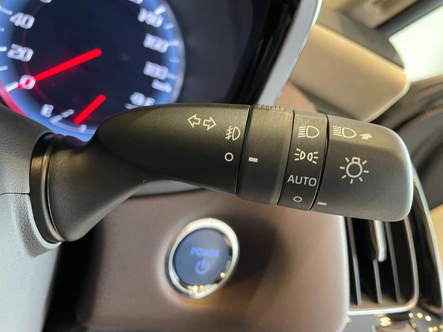 クラウンハイブリッド G クリアランスソナー レーンアシスト オートクルーズコントロール パークアシスト 衝突被害軽減システム 全周囲カメラ ナビ アルミホイール オートマチックハイビーム オートライト LEDヘッドランプ(43枚目)