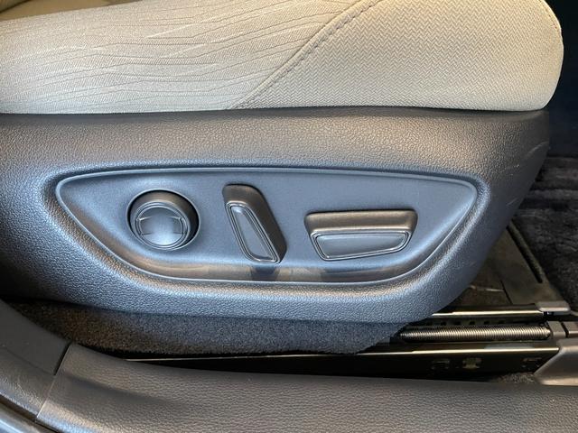 クラウンハイブリッド G クリアランスソナー レーンアシスト オートクルーズコントロール パークアシスト 衝突被害軽減システム 全周囲カメラ ナビ アルミホイール オートマチックハイビーム オートライト LEDヘッドランプ(50枚目)