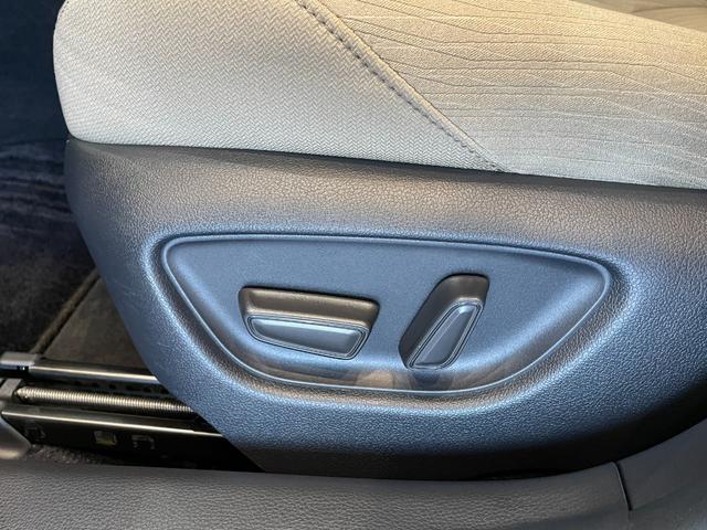 クラウンハイブリッド G クリアランスソナー レーンアシスト オートクルーズコントロール パークアシスト 衝突被害軽減システム 全周囲カメラ ナビ アルミホイール オートマチックハイビーム オートライト LEDヘッドランプ(54枚目)