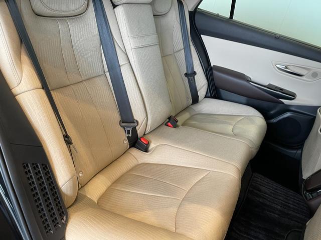 クラウンハイブリッド G クリアランスソナー レーンアシスト オートクルーズコントロール パークアシスト 衝突被害軽減システム 全周囲カメラ ナビ アルミホイール オートマチックハイビーム オートライト LEDヘッドランプ(56枚目)