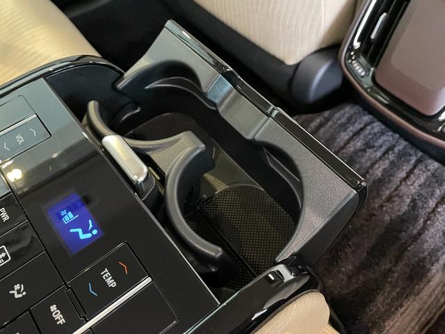 クラウンハイブリッド G クリアランスソナー レーンアシスト オートクルーズコントロール パークアシスト 衝突被害軽減システム 全周囲カメラ ナビ アルミホイール オートマチックハイビーム オートライト LEDヘッドランプ(59枚目)