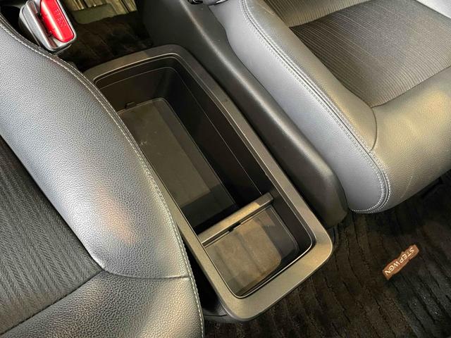 ステップワゴン e:HEVスパーダ CMBS レーンキープ BSI Pセンサー ACC 両側パワスラ LEDヘッド フォグ 純正16アルミ デュアルAAC シートヒーター Pバックドア 純正ナビ フルセグTV BT バックカメラ(58枚目)