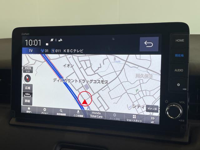 ヴェゼル ｅ：ＨＥＶ　Ｚ　登録済未使用車　純正ナビ　フルセグＴＶ　ＢＴ　バックカメラ　ＣＭＢＳ　レーンキープ　ＢＳＭ　Ｐセンサー　ＡＣＣ　Ｐバックドア　ＬＥＤヘッド　純正１８アルミ　スマートキー　デュアルＡＡＣ　ＬＥＤヘッド（8枚目）